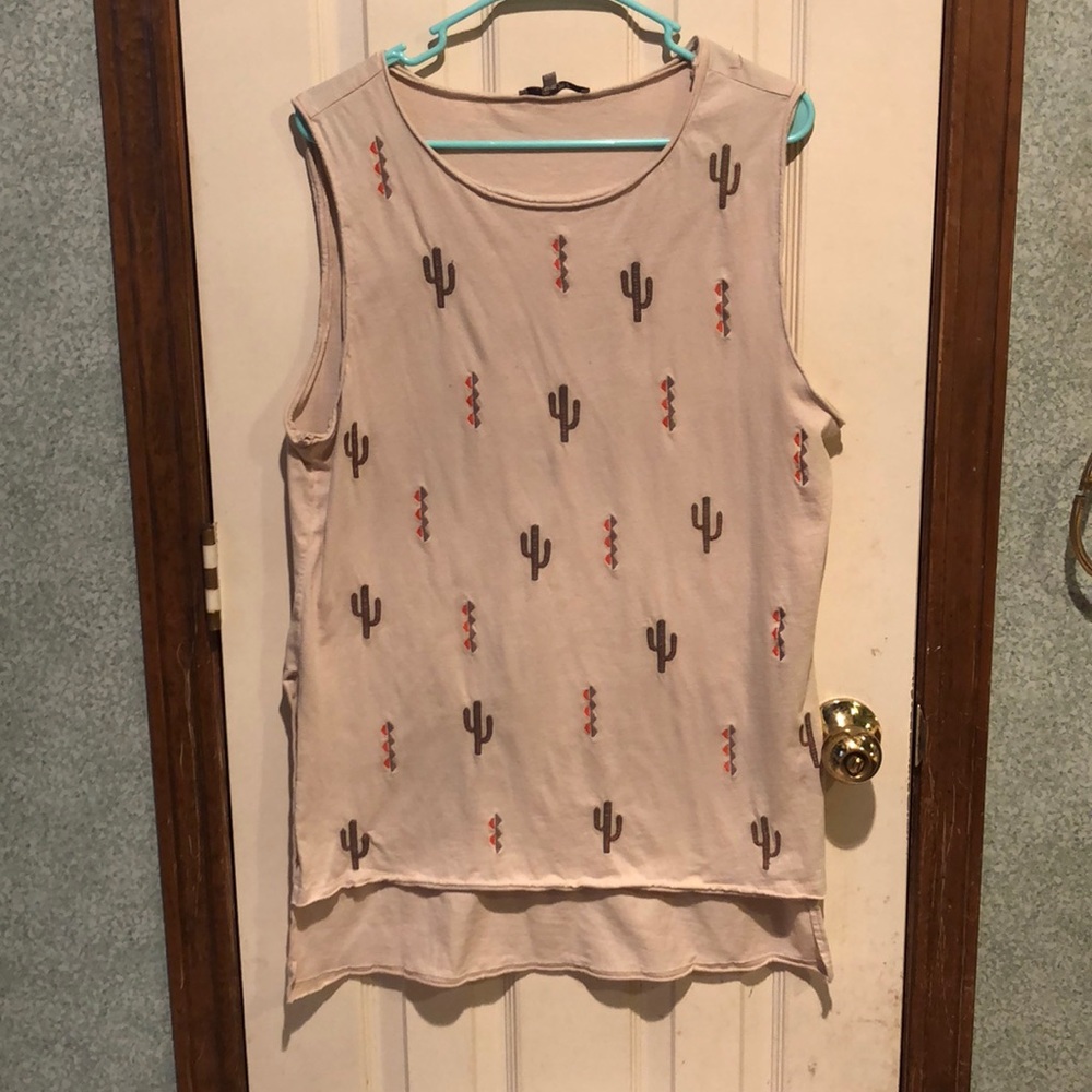 Miss Me hi low cactus top